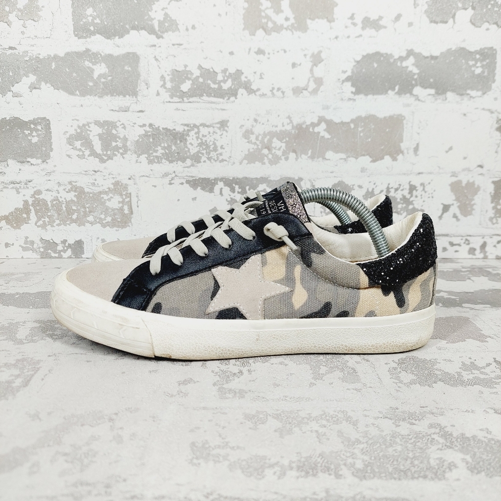 Vintage Havana Camouflage Sneakers with Black and Gray Accents